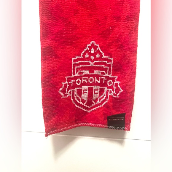 Toronto FC Scarf - Picture 2 of 2